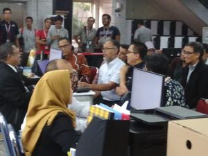 Dipimpin BW, Tim Hukum Prabowo Datangi MK Ajukan Perbaikan Gugatan