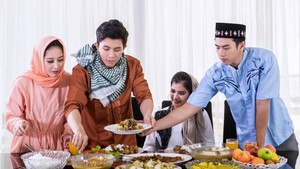 4 Doa Selesai Makan dan Adabnya yang Bisa Diamalkan Muslim