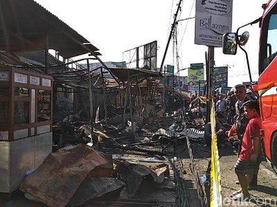 Kebakaran Hanguskan Pasar Ujungberung di Bandung