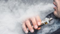 Viral WNA Nyantai Ngevape di Ruang Tunggu Terminal 3 Bandara Soetta