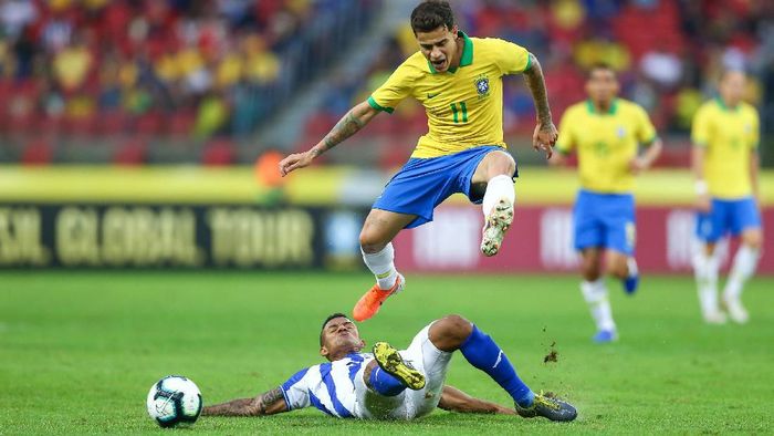 Aksi playmaker Timnas Brasil Philippe Coutinho di laga melawan Honduras. (Foto: Lucas Uebel/Getty Images)