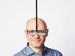 Mau Merasa Punya Badan Tinggi? Kacamata Ini Bisa Jadi Solusinya