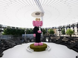 Duh, Pendemo Kematian George Floyd Jarah Patung KAWS