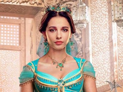 Foto: Cantiknya Naomi Scott Pakai Kostum Putri Jasmine di Film Aladdin