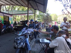 Usai Libur Lebaran, Samsat Sidoarjo Diserbu Warga