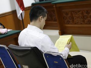Steve Emmanuel Divonis 9 Tahun Bui, Pengacara: Aneh Tapi Nyata Steve Emmanuel Divonis 9 Tahun Bui, Pengacara: Aneh Tapi Nyata