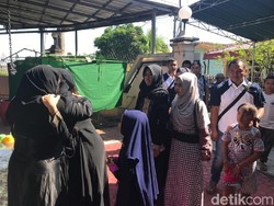 Kesepakatan Keluarga Jadi Alasan Ayahanda Dewi Perssik Dimakamkan di Jember