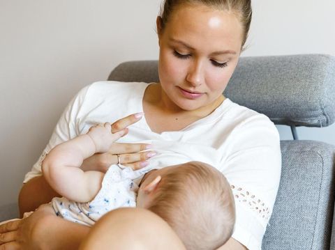 Hindari 2 Kesalahan Umum Paling Sering Dilakukan Ibu Menyusui