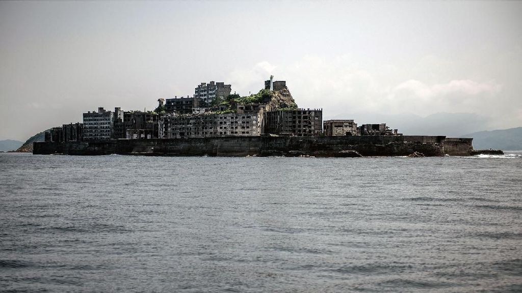 Potret Pulau Hashima, Dulu Area Terpadat di Dunia Kini Jadi Kota Mati Potret Pulau Hashima, Dulu Area Terpadat di Dunia Kini Jadi Kota Mati