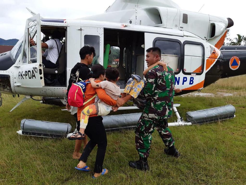 Panglima-Kapolri Apresiasi Penanganan Banjir Bandang di Konawe Utara Panglima-Kapolri Apresiasi Penanganan Banjir Bandang di Konawe Utara