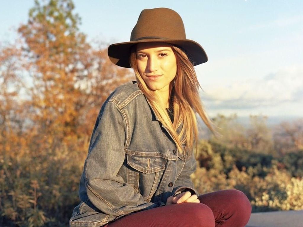 Ini Tips Traveling dari Gadis 21 Tahun yang Sudah Keliling Dunia Ini Tips Traveling dari Gadis 21 Tahun yang Sudah Keliling Dunia