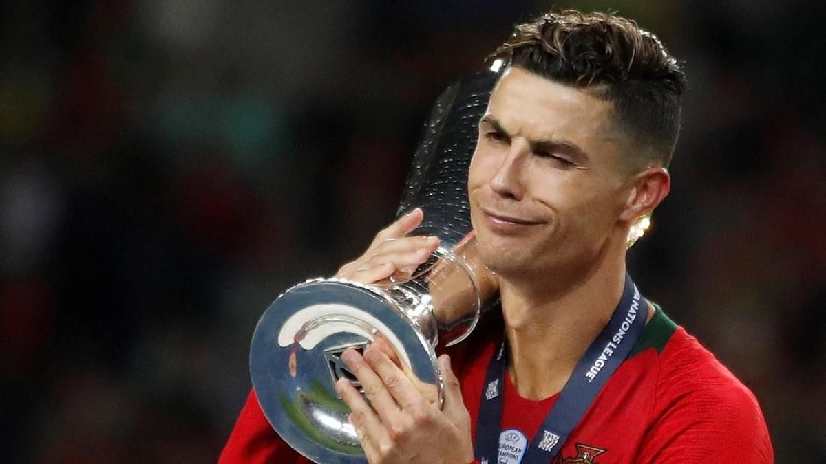 Cristiano Ronaldo kini punya dua trofi internasional bersama Timnas Portugal  (Action Images via Reuters/Carl Recine)