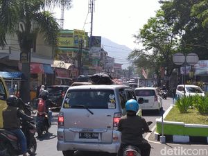 Arus Balik Lebaran di Garut Masih Ramai Arus Balik Lebaran di Garut Masih Ramai