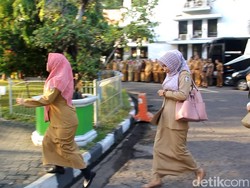 Usai Libur Lebaran, Sejumlah Pegawai Pemkot Makassar Terlambat Upacara
