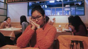 Kenalan Sama Reina, Adik Yuki Kato yang Cantik Saat Kulineran