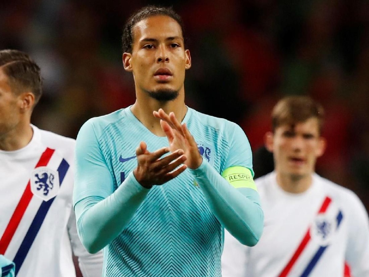 Virgil van Dijk diminta tampil lebih baik lagi saat di Timnas Belanda (REUTERS/Rafael Marchante)