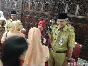 Ganjar Klaim Arus Mudik di Jateng Tahun ini Terbaik Sepanjang Sejarah Ganjar Klaim Arus Mudik di Jateng Tahun ini Terbaik Sepanjang Sejarah