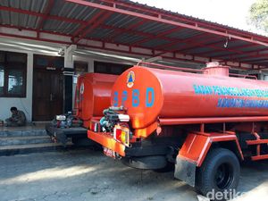 Hampir 100 Ribu Warga di Gunungkidul Mulai Terdampak Kekeringan Hampir 100 Ribu Warga di Gunungkidul Mulai Terdampak Kekeringan