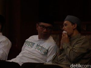 Ridwan Kamil & Rahmat Baequni Bahas Kontroversi Masjid Al Safar Ridwan Kamil & Rahmat Baequni Bahas Kontroversi Masjid Al Safar