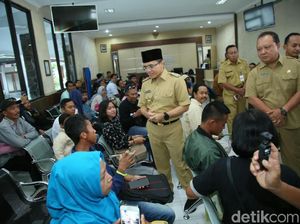 Sidak Hari Pertama Kerja, Bupati Anas: Pelayanan Publik Berjalan Normal Sidak Hari Pertama Kerja, Bupati Anas: Pelayanan Publik Berjalan Normal