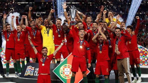 Cristiano Ronaldo sudah meraih dua trofi juara bersama timnas Portugal.