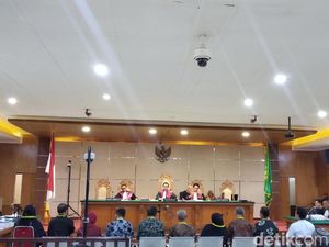 Sidang Bupati Cianjur, Kepsek Cerita Alasan Setor Uang ke Disdik Sidang Bupati Cianjur, Kepsek Cerita Alasan Setor Uang ke Disdik