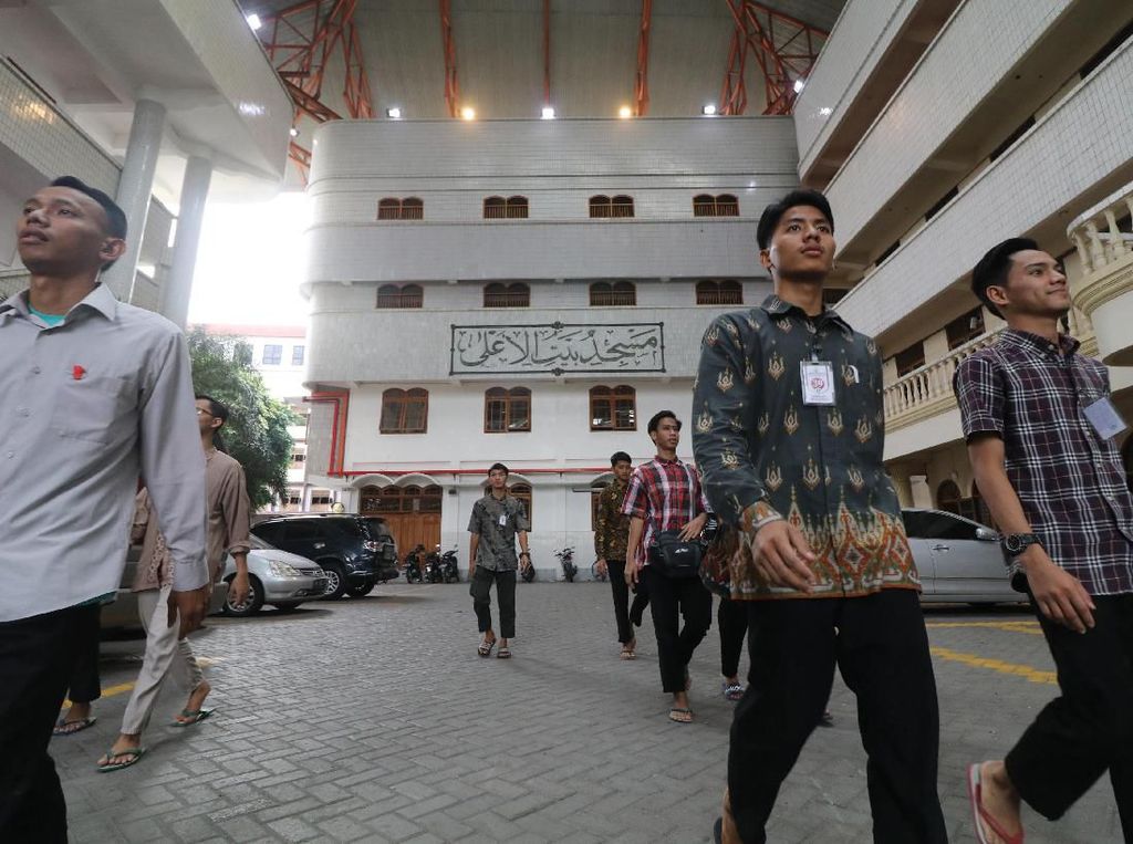 Reformasi Pendidikan Pesantren dan Pertumbuhan Ekonomi Reformasi Pendidikan Pesantren dan Pertumbuhan Ekonomi