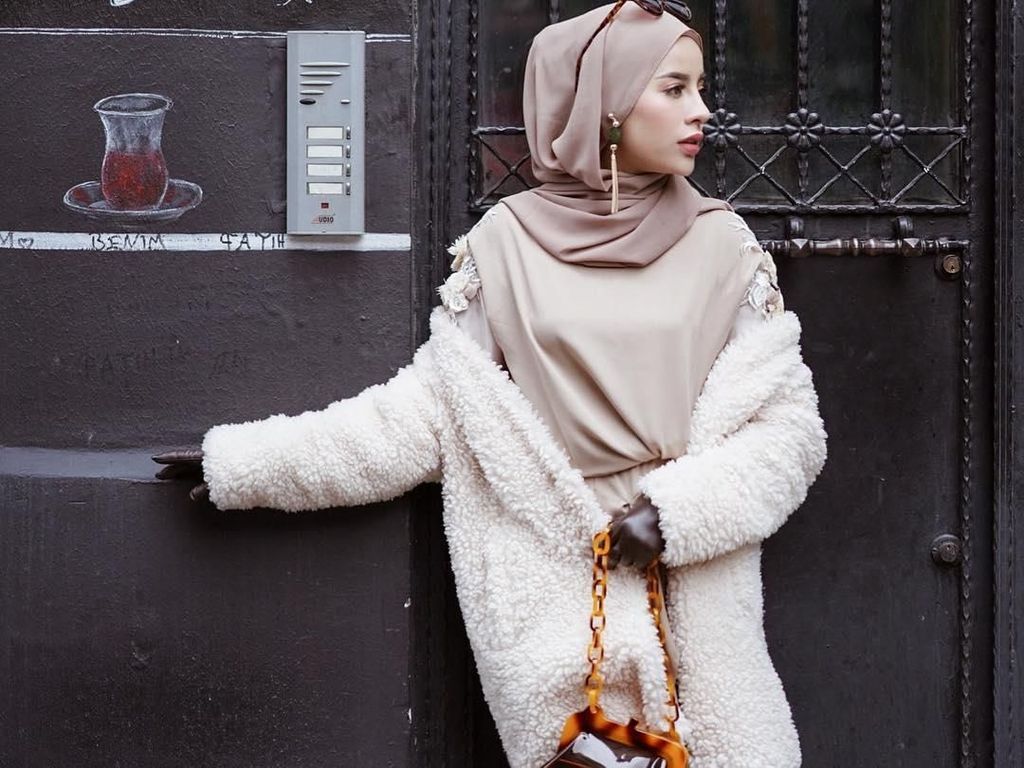 5 Tas Hits yang Lagi Banyak Dipakai Selebgram Hijab, Sudah Punya?