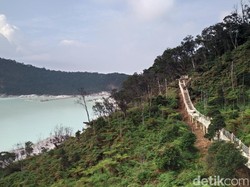 Libur Lebaran, 35 Ribu Wisatawan Kunjungi Kawah Putih Bandung