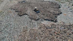Pasca Lebaran, Volume Sampah di Pantura Capai 500 Ton Per Hari