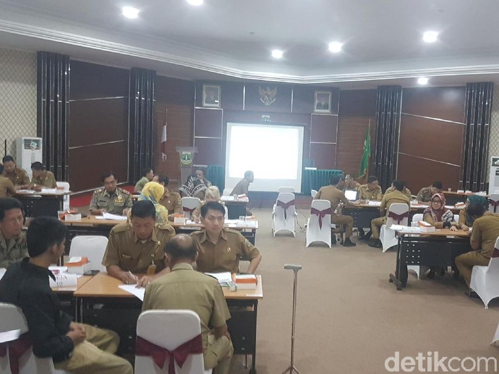 289 ASN Banten Diperiksa karena Bolos Usai Libur Lebaran 289 ASN Banten Diperiksa karena Bolos Usai Libur Lebaran