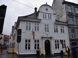 Inilah 10 Gerai McDonalds Bergaya Unik dari Mancanegara