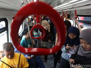 5.000 Orang Jajal LRT Jakarta