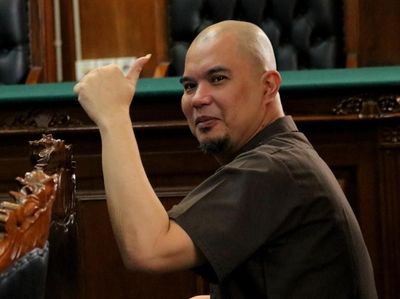 Ekspresi Ahmad Dhani Usai Divonis 1 Tahun Penjara