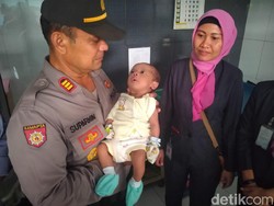 Bayi Laki-laki Ditemukan Kedinginan di Toko Dekat Asrama Polisi Mojokerto