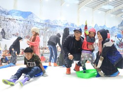 Mau Foto di Tengah Hamparan Salju? Yuk, Liburan ke Trans Snow World