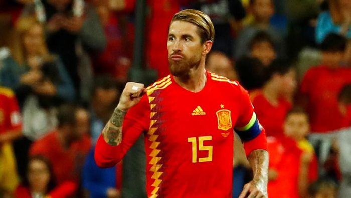 Sergio Ramos terus mencetak gol untuk timnas Spanyol. (Foto: Juan Medina / Reuters) Sergio Ramos terus mencetak gol untuk timnas Spanyol. (Foto: Juan Medina / Reuters)