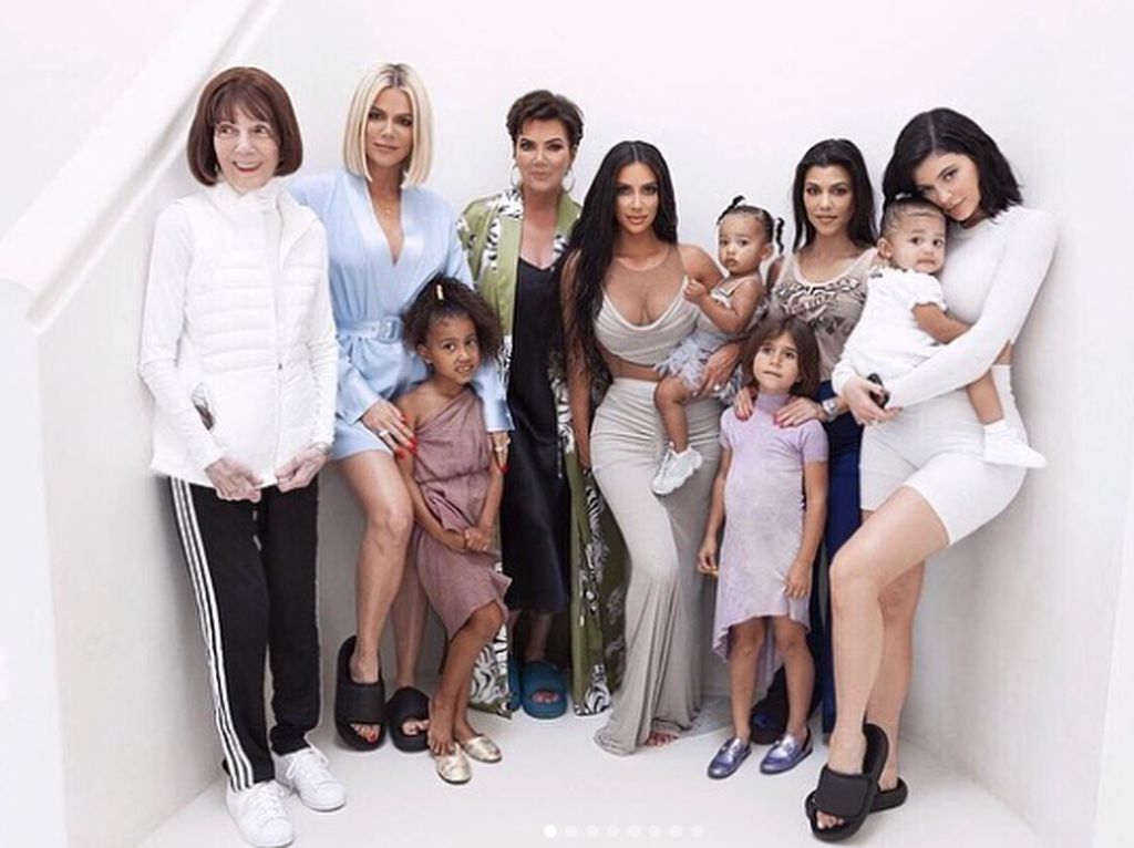 Salam Perpisahan, Kim Kardashian Beri 30 Jam Rolex untuk Kru Reality TV