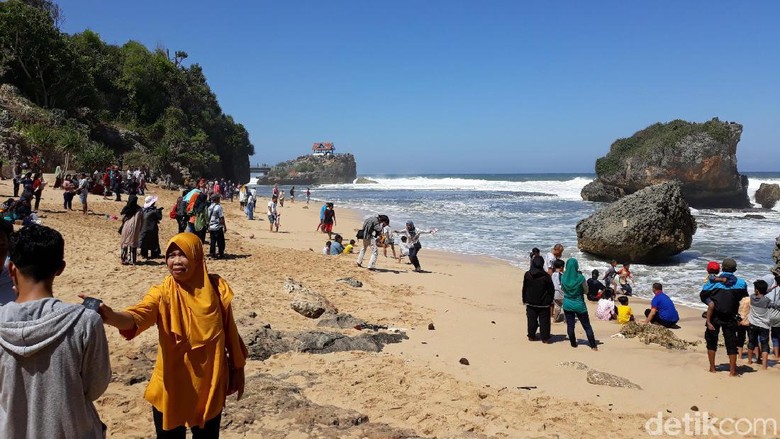 Foto: pantai ngrawe gunungkidul (Pradito Rida Pertana/detikTravel) Foto: pantai ngrawe gunungkidul (Pradito Rida Pertana/detikTravel)