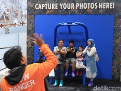 Liburan Seru Bareng Pasangan: Main Salju di Trans Snow World