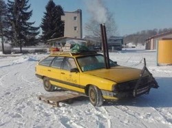 Ketika Mobil Tua Dimodifikasi Jadi Sauna Berjalan yang Menyehatkan