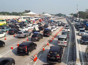 H+6 Lebaran, GT Cikampek Utama Macet di Dua Arah H+6 Lebaran, GT Cikampek Utama Macet di Dua Arah