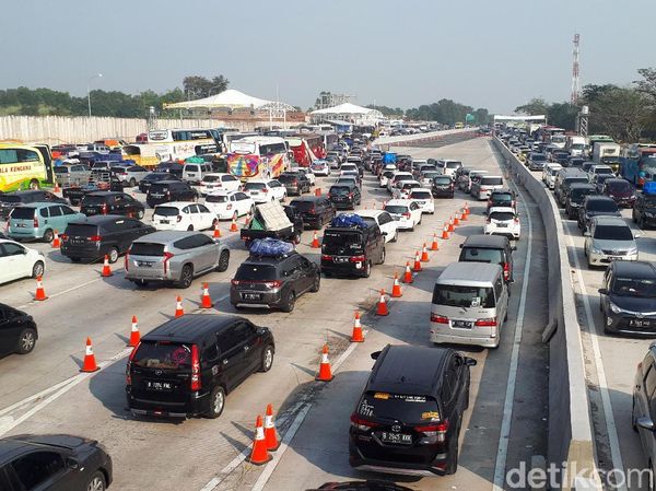 H+6 Lebaran, GT Cikampek Utama Macet di Dua Arah