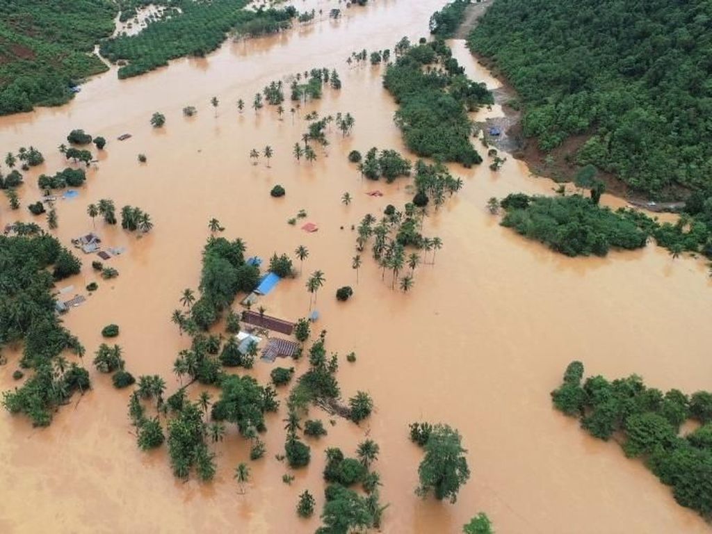 8.489 Warga Masih Mengungsi akibat Banjir di Konawe Utara 8.489 Warga Masih Mengungsi akibat Banjir di Konawe Utara