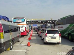 Arus Balik Imlek, 9.300 Kendaraan Masuk Jabodetabek Via GT Cikampek Arus Balik Imlek, 9.300 Kendaraan Masuk Jabodetabek Via GT Cikampek