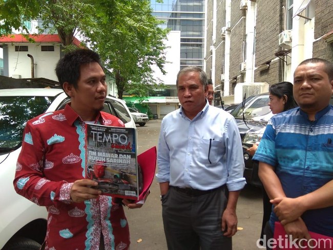 Eks Komandan Tim Mawar Adukan Majalah Tempo ke Dewan Pers Eks Komandan Tim Mawar Adukan Majalah Tempo ke Dewan Pers