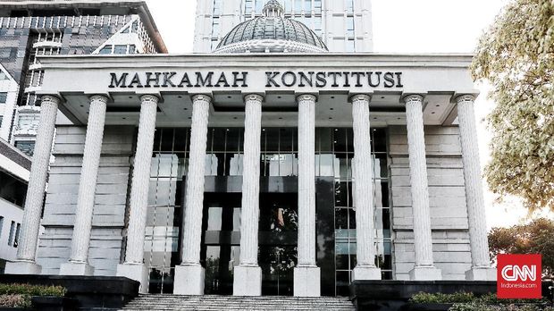 MK pernah membatalkan soal norma pembatalan perda oleh Pusat dan HGU secara sekaligus di muka.