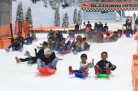 Trans Snow World Bekasi Wisata Salju Yang Aman Untuk Si Kecil