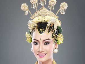 11 Tahapan Upacara Panggih dalam Pernikahan Adat Jawa dan Maknanya 11 Tahapan Upacara Panggih dalam Pernikahan Adat Jawa dan Maknanya