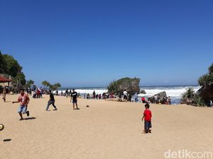Foto: Pantai dengan Taman Cantik di Gunungkidul
